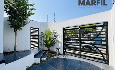 Casa en Venta en Esquina Norte de Colima Fraccionamiento Diamantes 3 Recámaras