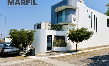 Casa en Venta en Esquina Norte de Colima Fraccionamiento Diamantes 3 Recámaras