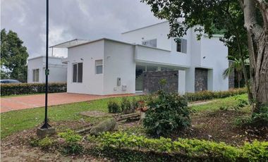 Se Vende Hermosa Casa Campestre De Lujo