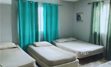 ALQUILER VACACIONAL DE CASA CON PISCINA Y 5 RECMARAS Y TODO LO DEMS
