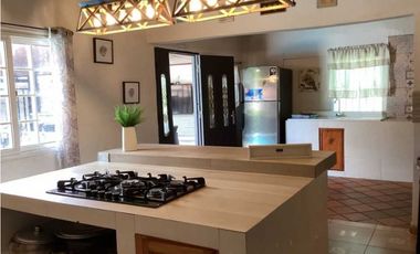 ALQUILER VACACIONAL DE CASA CON PISCINA Y 5 RECMARAS Y TODO LO DEMS