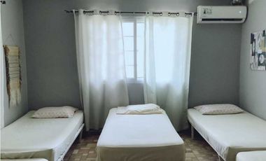 ALQUILER VACACIONAL DE CASA CON PISCINA Y 5 RECMARAS Y TODO LO DEMS