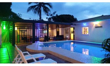 ALQUILER VACACIONAL DE CASA CON PISCINA Y 5 RECMARAS Y TODO LO DEMS