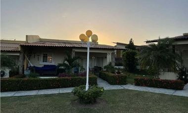 ALQUILER DE CASA DE PLAYA EN LAS LAJAS, AMOBLADA Y LISTA PARA MUDARSE