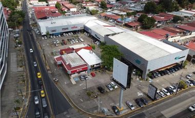 Local Comercial con Mezanine en El Dorado -  200mts