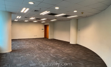 Oficina en Arriendo en Torre Paris/ Metro Los Leones