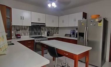 CASA EN VENTA EN FRACC. LOMAS VERDES