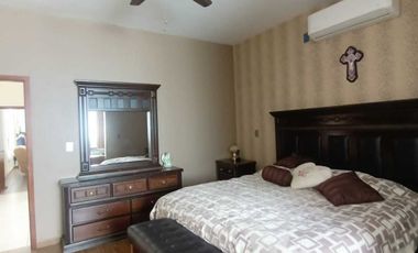 CASA EN VENTA EN FRACC. LOMAS VERDES