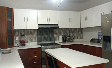 CASA EN VENTA EN FRACC. LOMAS VERDES