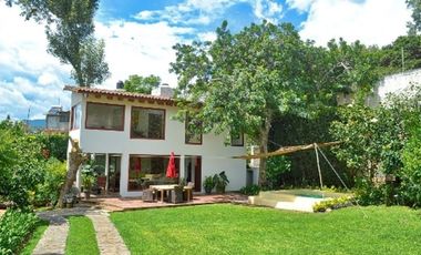 CASA EN RENTA EN VALLE DE BRAVO CERCA DEL CENTRO