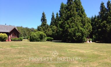 Sitio con dos cabañas a orilla de Lago Puyehue