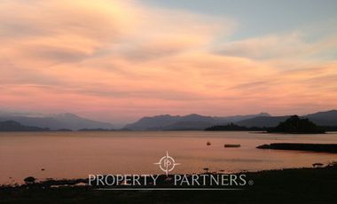 Sitio con dos cabañas a orilla de Lago Puyehue