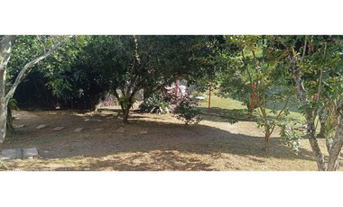 Venta casalote de 735 M2 en 245 mill en La Mesa Cund