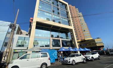 Amplia oficina en edificio medico Galeno