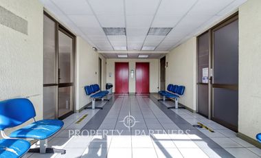 Amplia oficina en edificio medico Galeno
