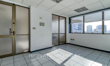 Amplia oficina en edificio medico Galeno