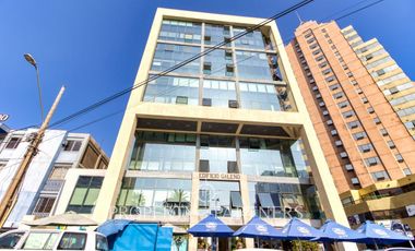 Amplia oficina en edificio medico Galeno