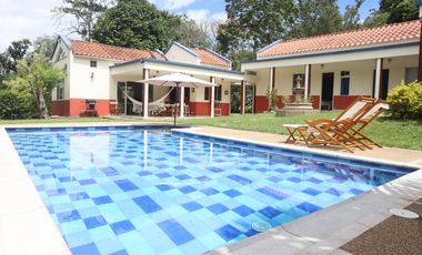 VENDO CASA CAMPESTRE EN UNIDAD CERRADA