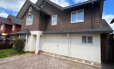 Casa en Venta en COD38299 Gran Casa en Barrio Los Conquistadores Temuco