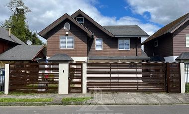 Casa en Venta en COD38299 Gran Casa en Barrio Los Conquistadores Temuco