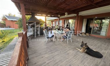 Casa en Venta en Casa 5D-3B en Parcela de 5.000 m2 + Piscina