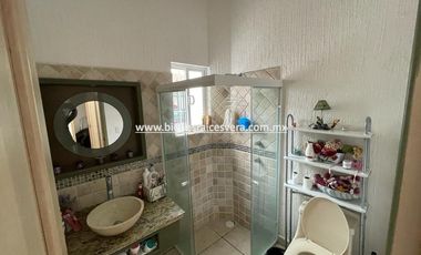 CASA EN VENTA EN TEQUISQUIAPAN FRACC. REAL DEL CIERVO CYANNA