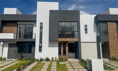 Esmeralda Alana, San Matreo Atenco