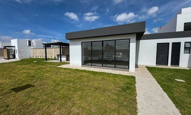 Esmeralda Alana, San Matreo Atenco