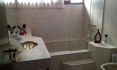 Venta  casa con piscina y parque, Ramos Mejía, Balcarce 200