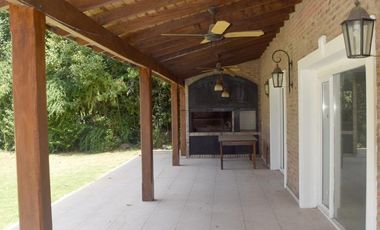 Casa en  venta en alquiler anual Martindale Pilar