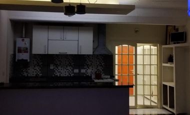 Dúplex en venta - 2 Dormitorios 1 Baño - Cochera - 130Mts2 - Junín