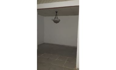 Se VENDE casa - Parque Real, Mañanitas