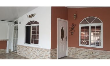 Se VENDE casa - Parque Real, Mañanitas