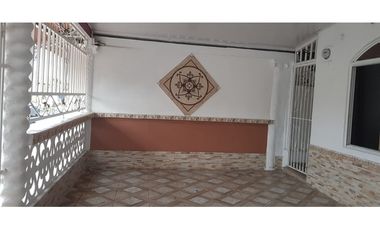 Se VENDE casa - Parque Real, Mañanitas