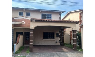 COD01 Casa Dúplex en Venta - Los Cortijos, Arraiján