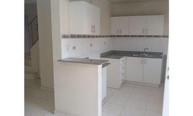 COD01 Casa Dúplex en Venta - Los Cortijos, Arraiján