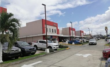 Se alquila local comercial en brisas del golf