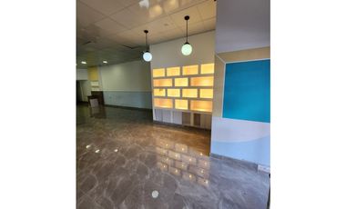 Se alquila local comercial en brisas del golf