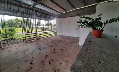 VENDO CASA CON TERRENO EN LA  CHORRERA INDUSTRIAL