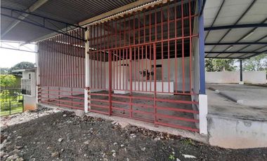 VENDO CASA CON TERRENO EN LA  CHORRERA INDUSTRIAL