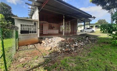 VENDO CASA CON TERRENO EN LA  CHORRERA INDUSTRIAL