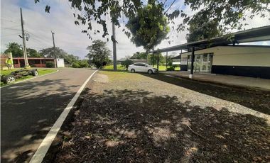 VENDO CASA CON TERRENO EN LA  CHORRERA INDUSTRIAL