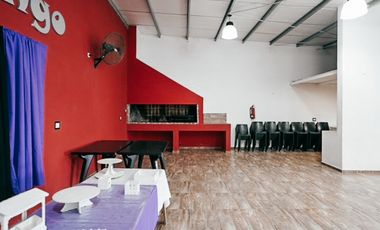 VENTA SALON DE EVENTOS + LOCAL ZONA HERNANDARIAS Y CAPUTTO