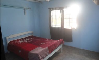 CASA + 2 DEPTOS