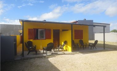 CASA + 2 DEPTOS