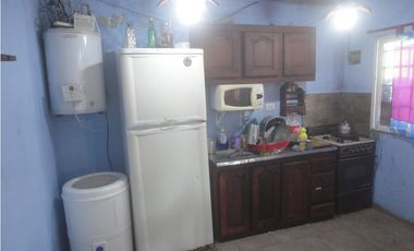 CASA + 2 DEPTOS