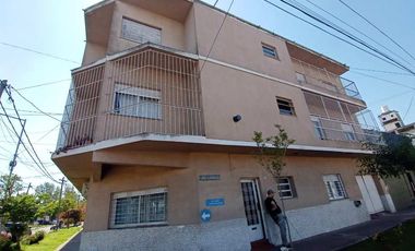 Departamento Tipo Casa en venta en Remedios de Escalada Este