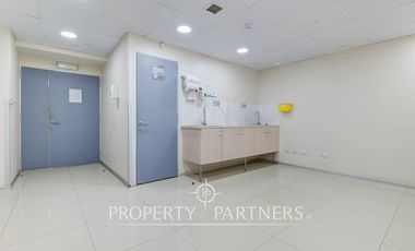 Local en Arriendo con excelente ubicación para uso Clínico / Metro Alcántara - El Golf