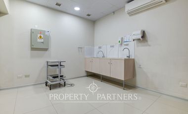 Local en Arriendo con excelente ubicación para uso Clínico / Metro Alcántara - El Golf