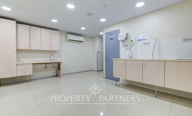 Local en Arriendo con excelente ubicación para uso Clínico / Metro Alcántara - El Golf
